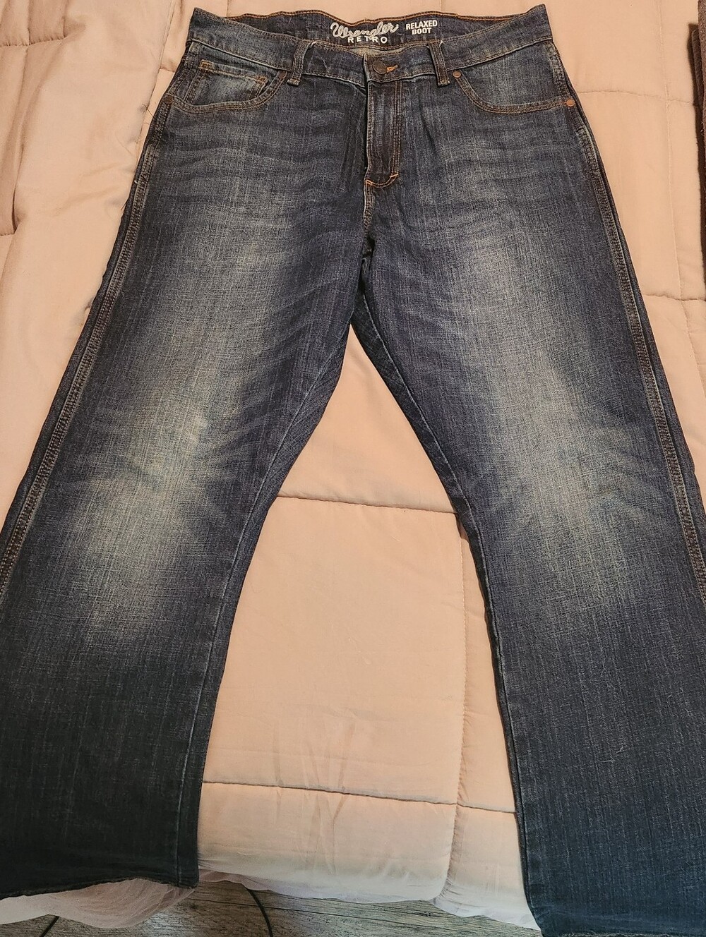 Men's Wrangler Retro® Relaxed Fit Bootcut Jean - Picture 3 of 9